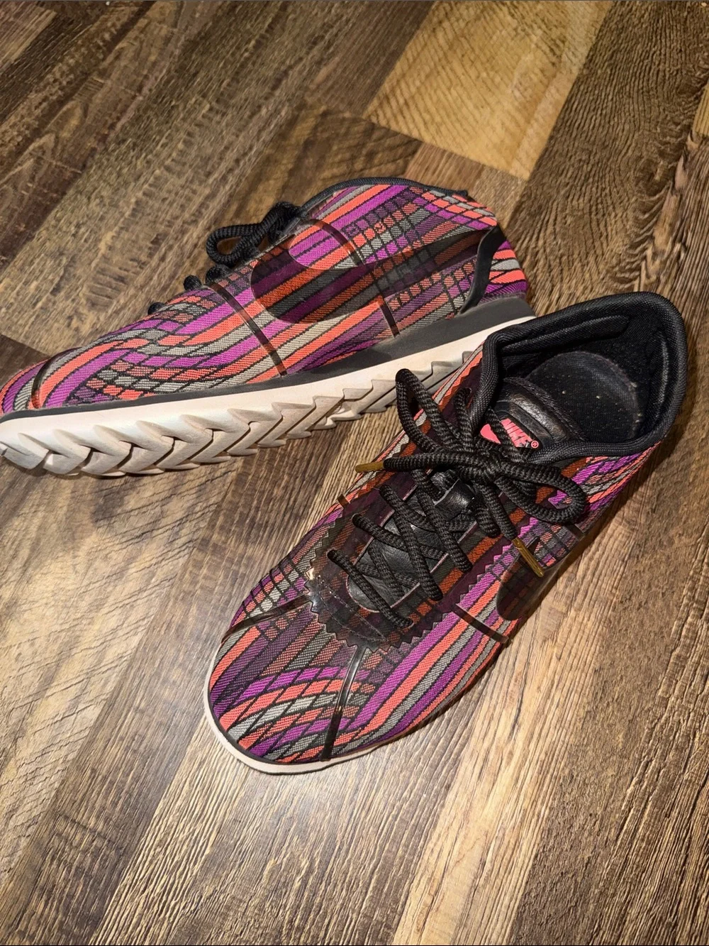 Nike Multicolor Knit Running Shoes - Pink, Red & Black